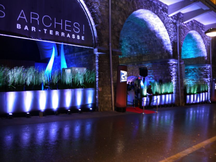 Red Monkeys a imaginé une ambiance new-yorkaise pour un cocktail dînatoire privé au bar-terrasse Les Arches à Lausanne.