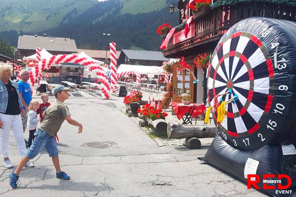 1er-aout-Morgins-clible-ge╠üante-Red-Monkeys