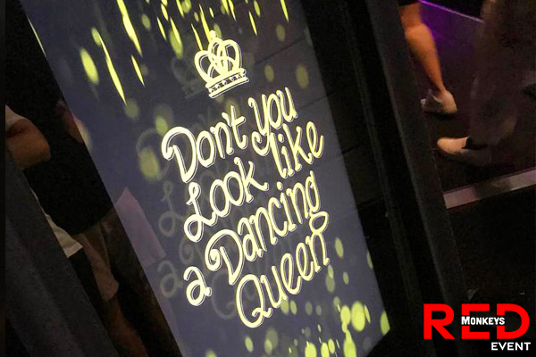 2-Promotion-Mirror-Photobooth-_-Java-Club-Gene╠Çve