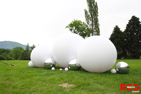 Boules-ge╠üantes-de╠ücoration-garden-party
