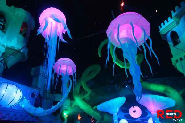 Meduses-gonflable-de╠üco-psyche╠üde╠ülique