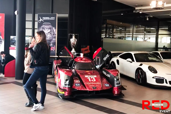 Miroir-Photo-Selfie-Interactif-Rebellion-Motors-Red-Monkeys-Branding