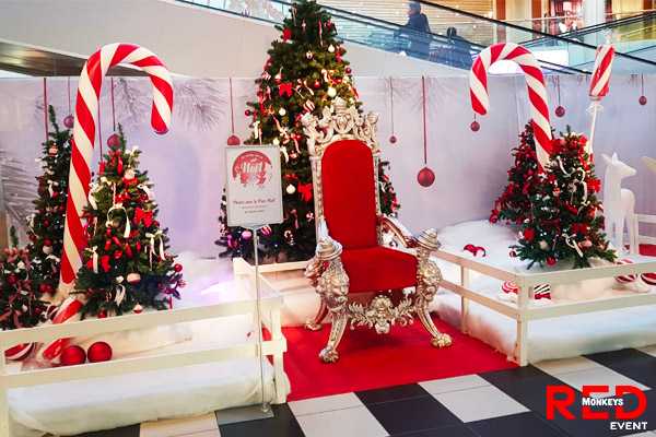 Noe╠êl-crissier-deco-red-monkeys