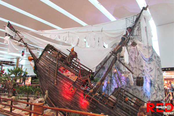 Pirates-marin-centre-red-monkeys-3