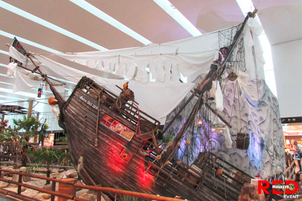 Pirates-marin-centre-red-monkeys-3