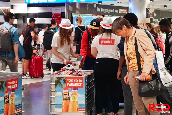 Promotion-Granini-avec-Miroir-Selfie-photoobooth-Red-Monkeys-Gare-Gene╠Çve