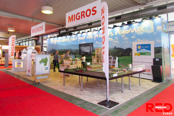 comptoir-suisse-migros-red-monkeys-2